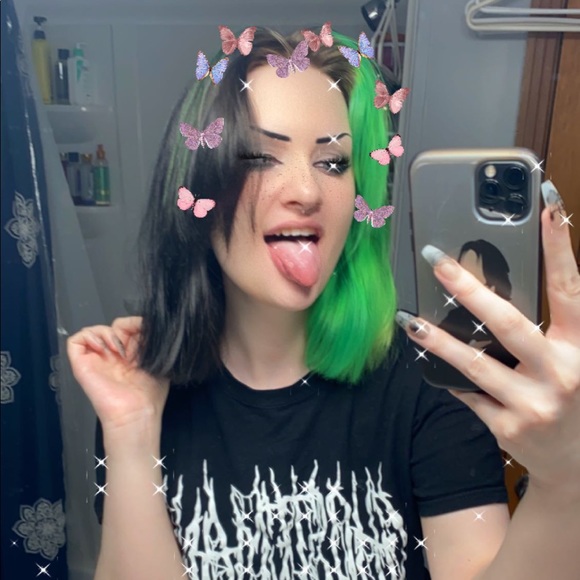 Meet your Posher, Lindsay - Picture 1 of 7